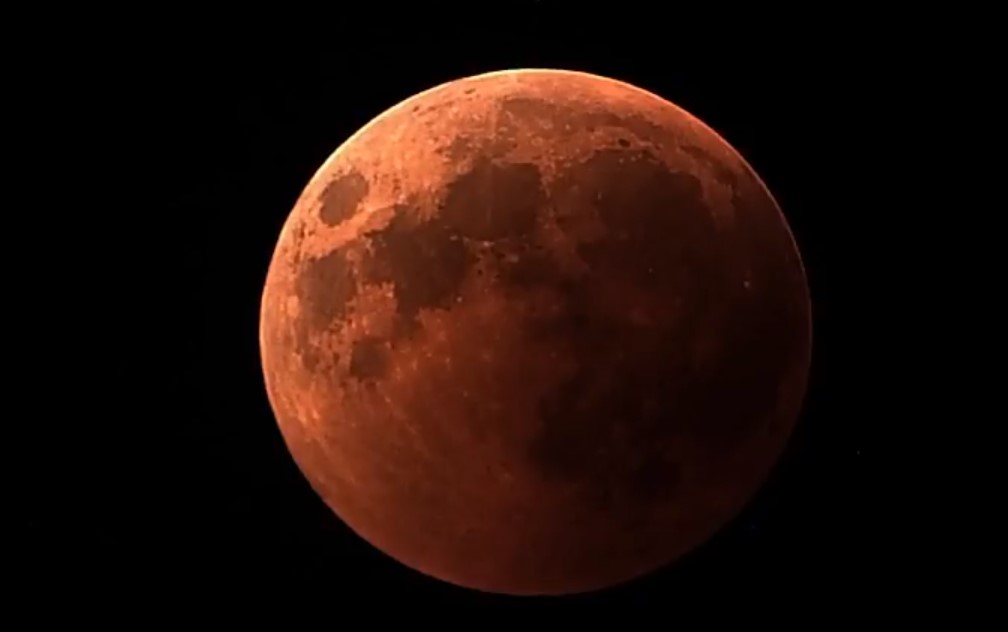 Найдовше місячне затемнення в столітті Заставна