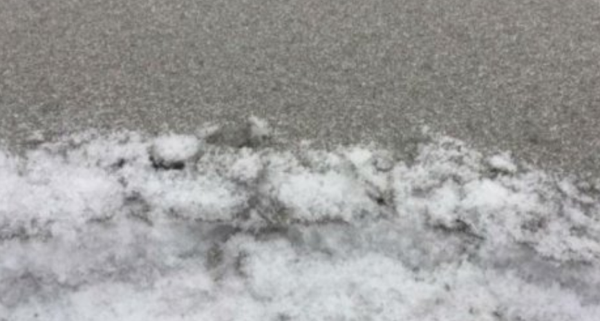 На Прикарпатті випав сірий сніг