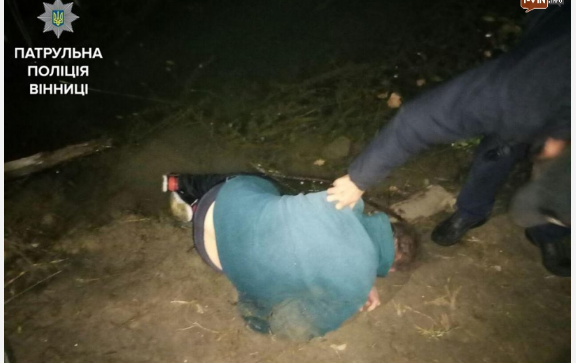 На Вінничині поліція витягнула п’яничку з озера